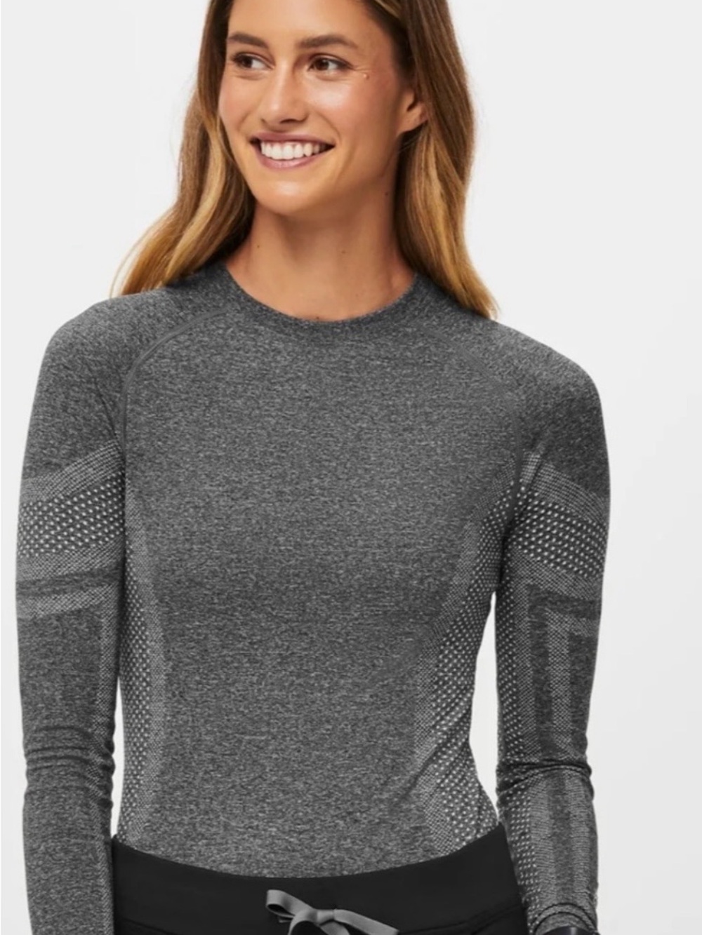 FIGS Women's Long-Sleeve Seamless Crew — Charcoal Gray